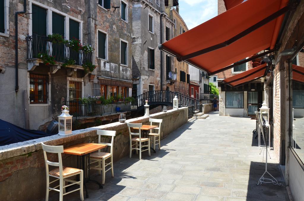 Hotel Iris Venesia Bagian luar foto