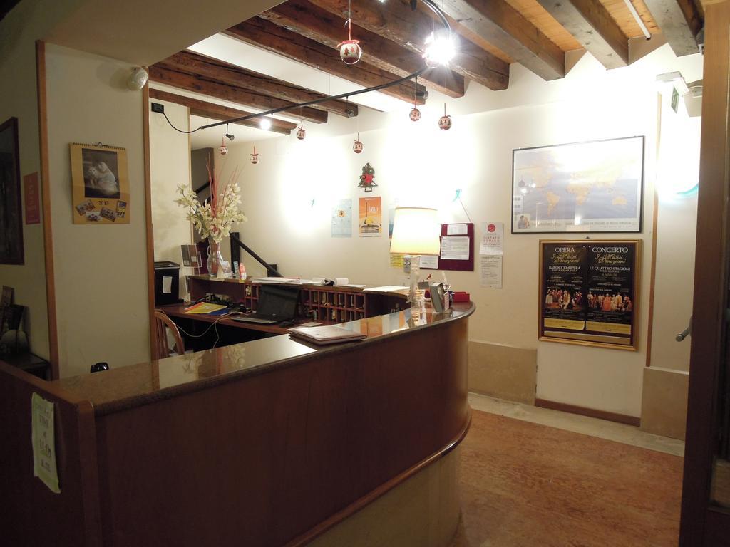 Hotel Iris Venesia Bagian luar foto