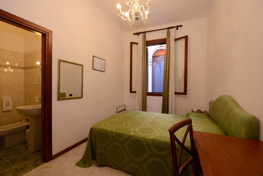 Hotel Iris Venesia Bagian luar foto