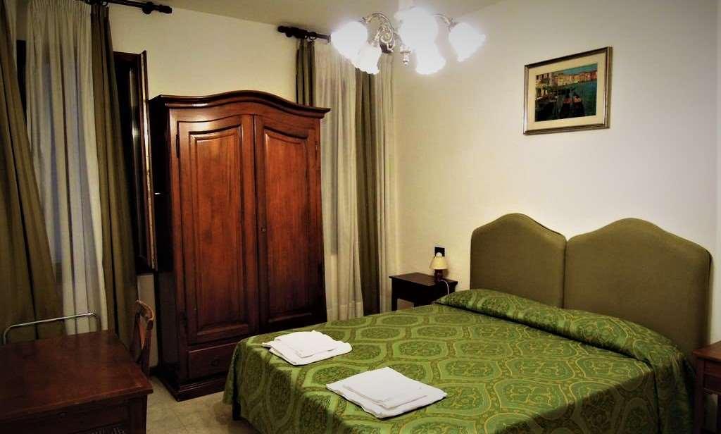Hotel Iris Venesia Ruang foto