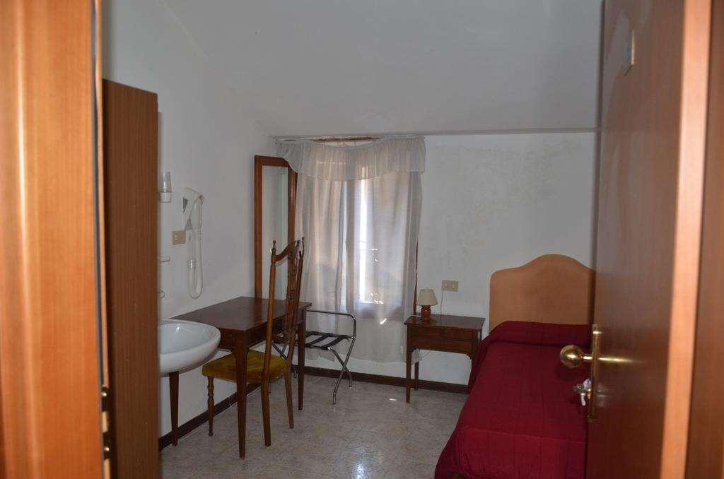 Hotel Iris Venesia Ruang foto