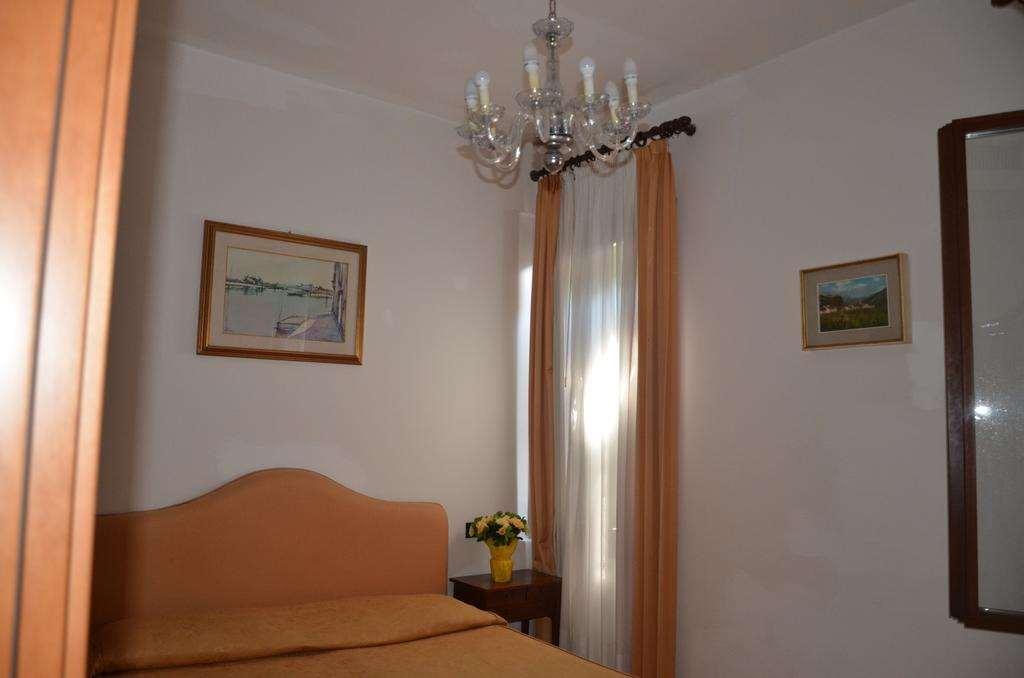 Hotel Iris Venesia Ruang foto